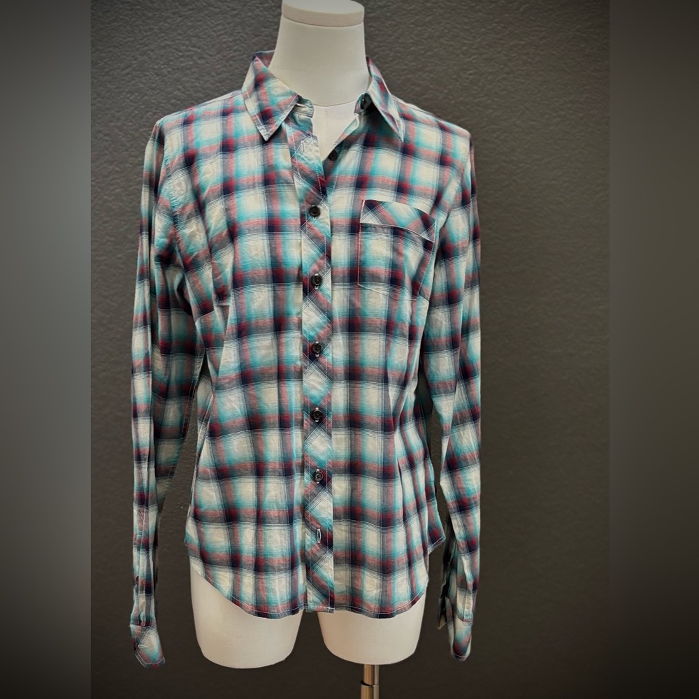 🫐3/$40🫐 2/$50 NWT GAP Plaid, long-sleeve, 100% lightweight cotton shirt